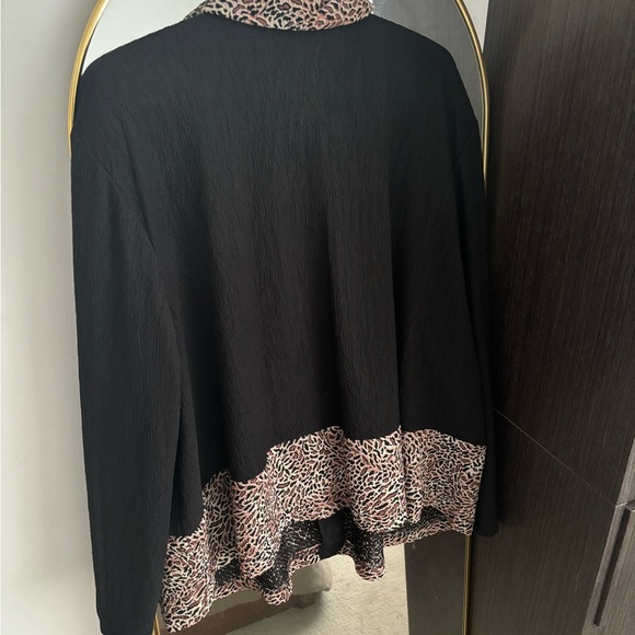 Vintage Black and cheetah print button up top - Picture 2 of 2